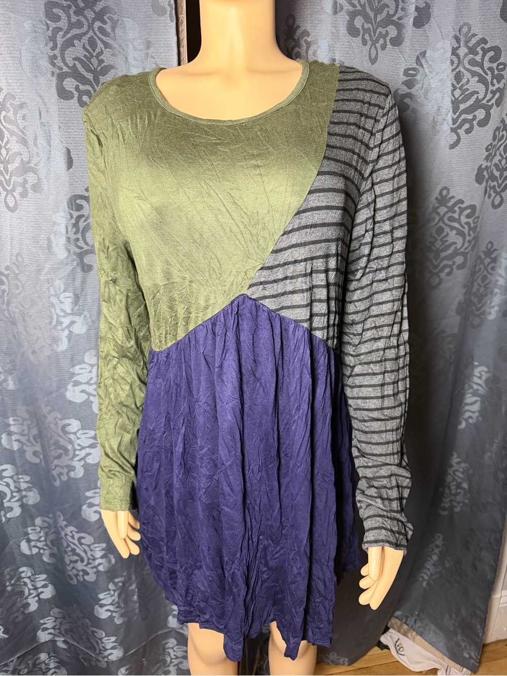 Colorblock Long-Sleeve Tunic Top in Olive, Gray & Purple